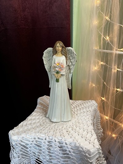 10&quot; Angel W/Flowers