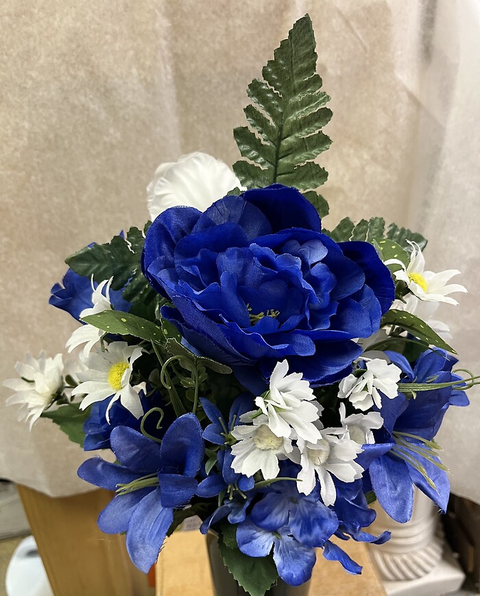 BLUE &amp; WHITE Silk Vase