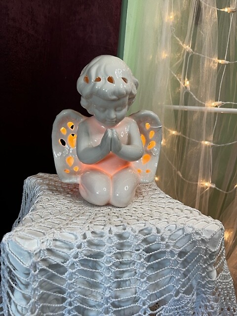 8 1/2" Lighted Cherub