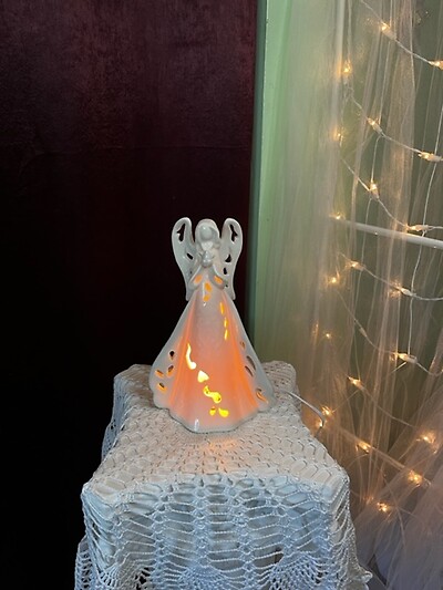 9 1/2&quot; Lighted Angel w/Cord