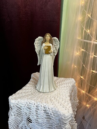10&quot; Angel W/Bible